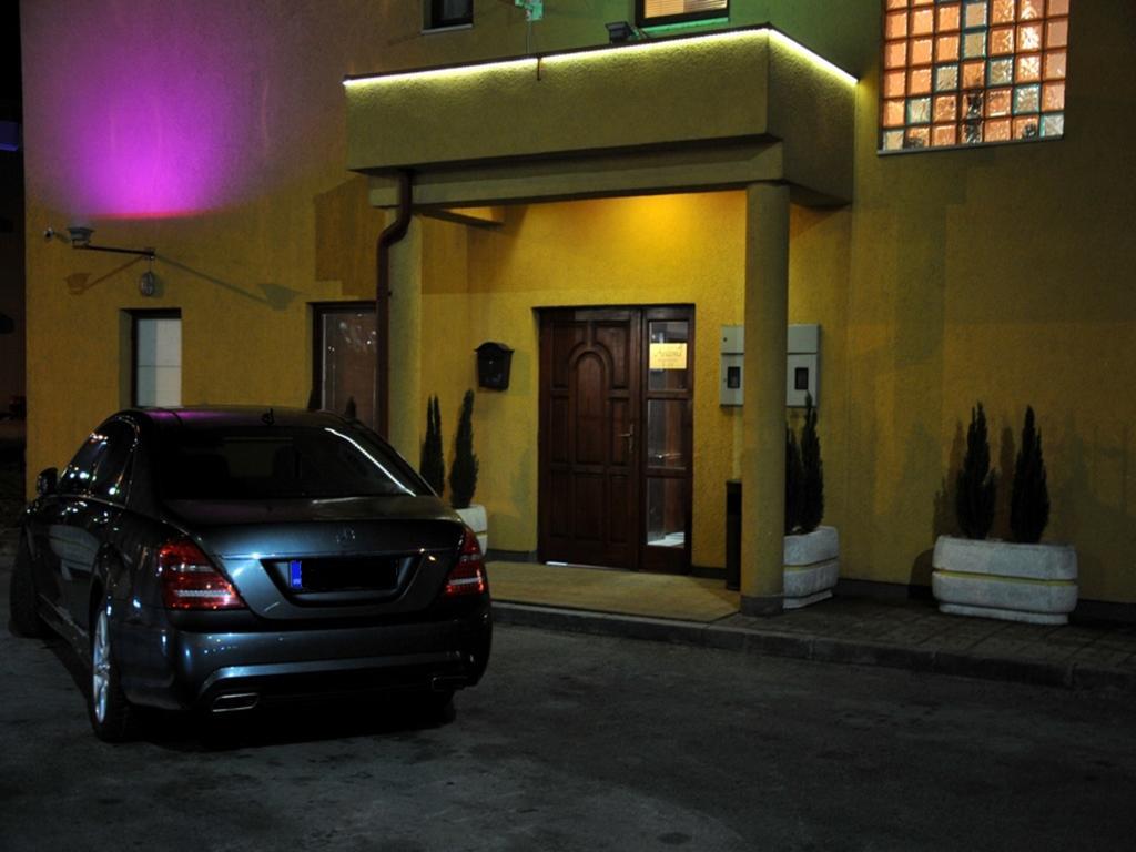 Hotel Arizona Sarajevo Lukavica Exterior foto