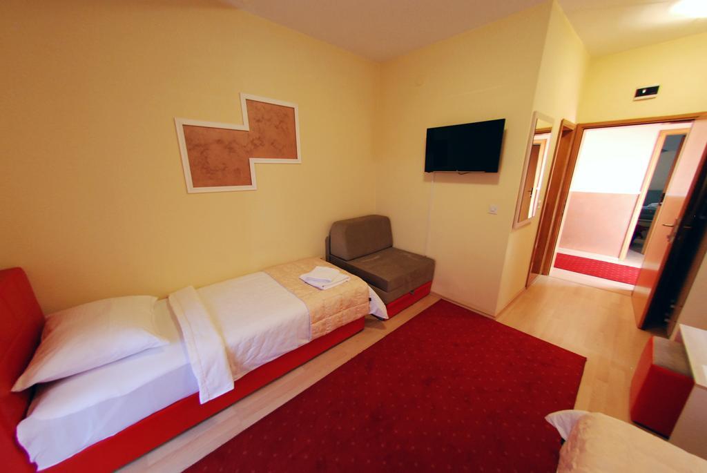Hotel Arizona Sarajevo Lukavica Exterior foto